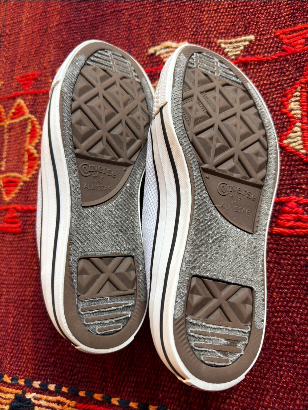 Converse White Low-Top Knit Sneakers - Picture 3 of 4